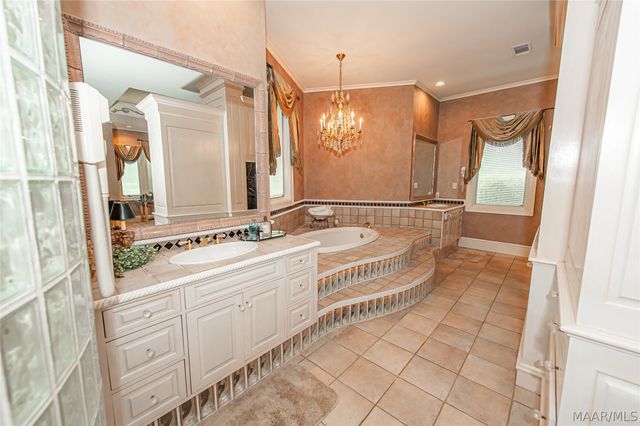 8048 Westchester Place, Montgomery, AL 36117