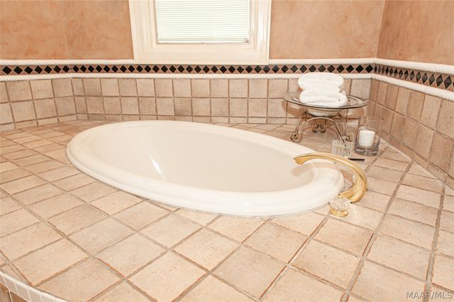 8048 Westchester Place, Montgomery, AL 36117
