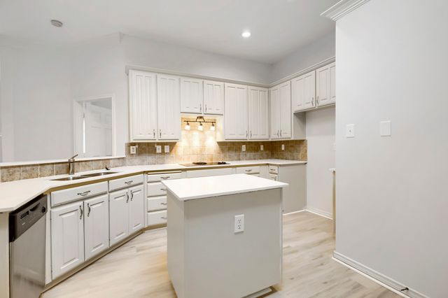 8622 Forest Glen Drive, Irving, TX 75063