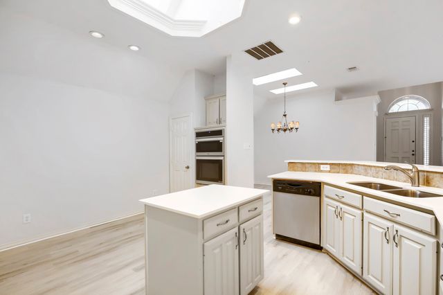 8622 Forest Glen Drive, Irving, TX 75063