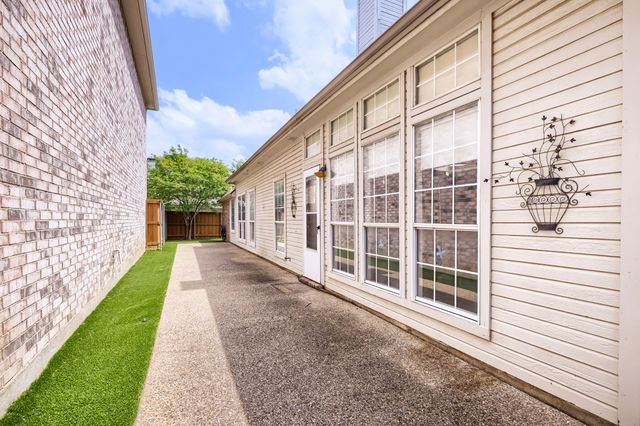 8622 Forest Glen Drive, Irving, TX 75063