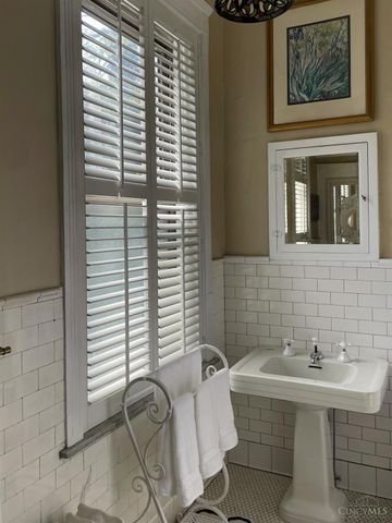 445 Ludlow Avenue, Cincinnati, OH 45220