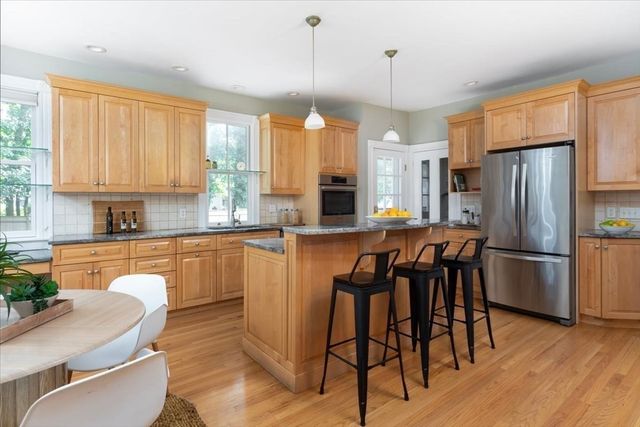 16 Abbott Street, Wellesley, MA 02482