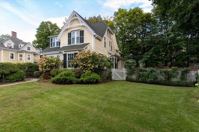 16 Abbott Street, Wellesley, MA 02482