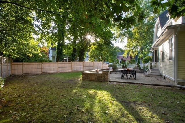 16 Abbott Street, Wellesley, MA 02482
