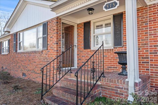 313 W Pigg Street, Pageland, SC 29728