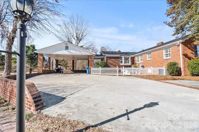 313 W Pigg Street, Pageland, SC 29728