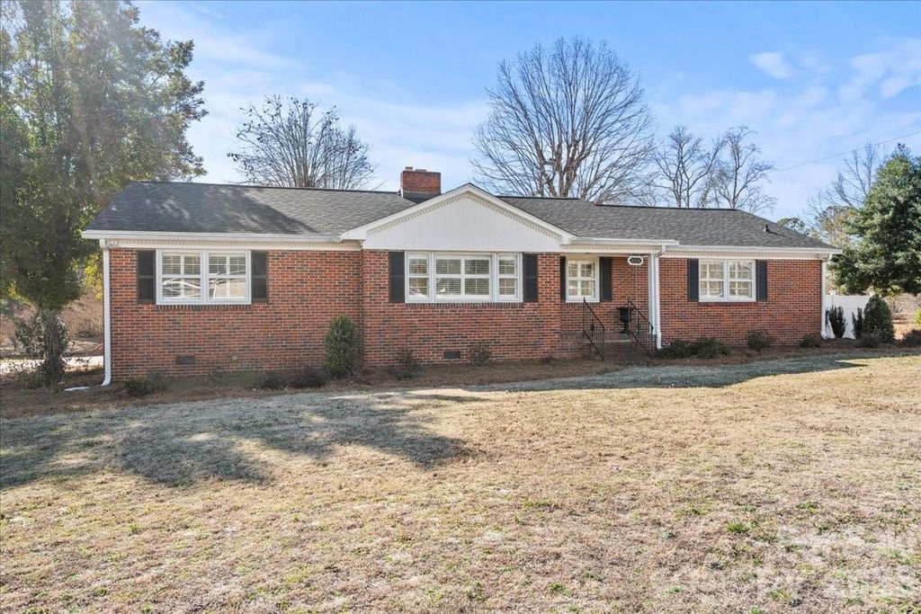 313 W Pigg Street, Pageland, SC 29728