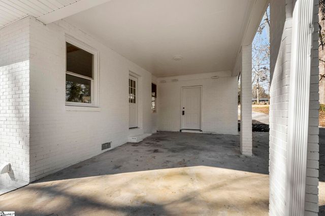 217 Greenbriar Drive, Simpsonville, SC 29680