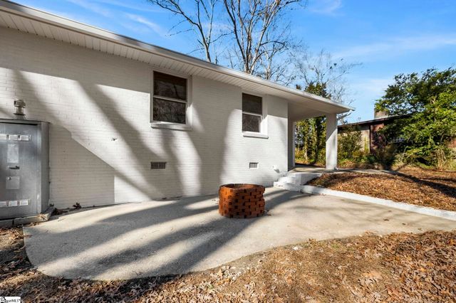 217 Greenbriar Drive, Simpsonville, SC 29680