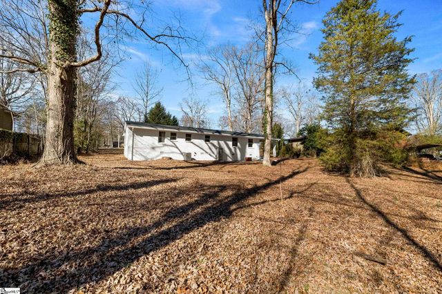 217 Greenbriar Drive, Simpsonville, SC 29680