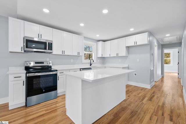 217 Greenbriar Drive, Simpsonville, SC 29680