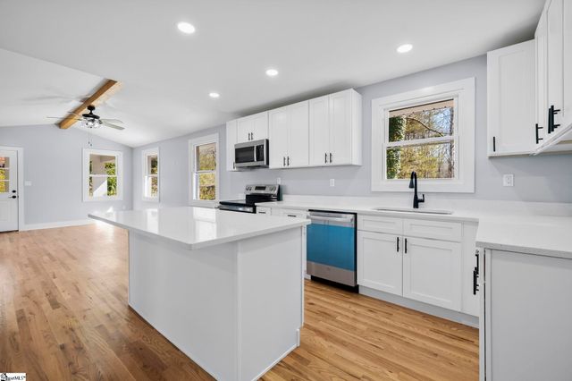 217 Greenbriar Drive, Simpsonville, SC 29680