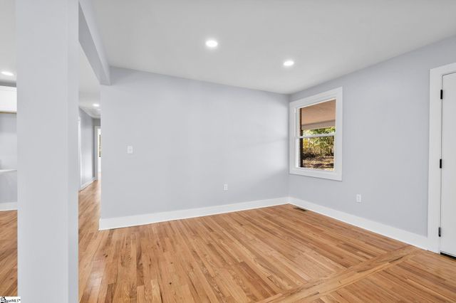 217 Greenbriar Drive, Simpsonville, SC 29680