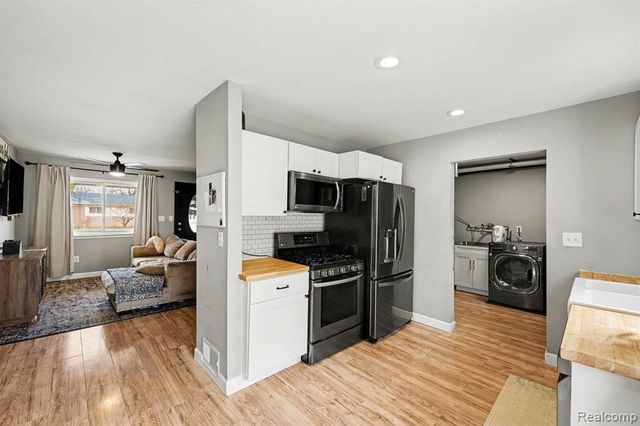 16190 Karin Street, Taylor, MI 48180