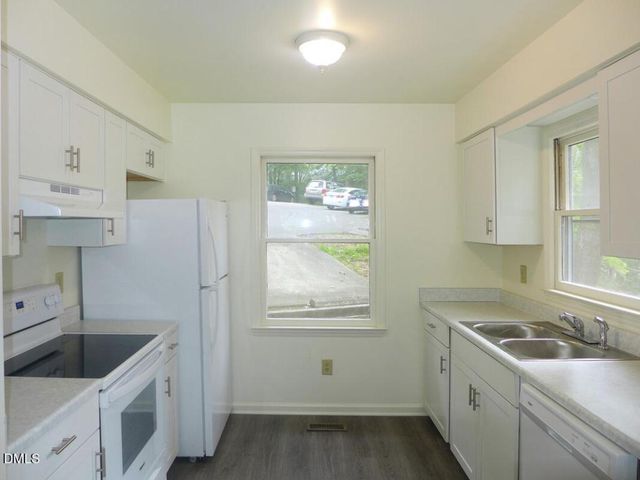 118 S Peak Drive, Carrboro, NC 27510