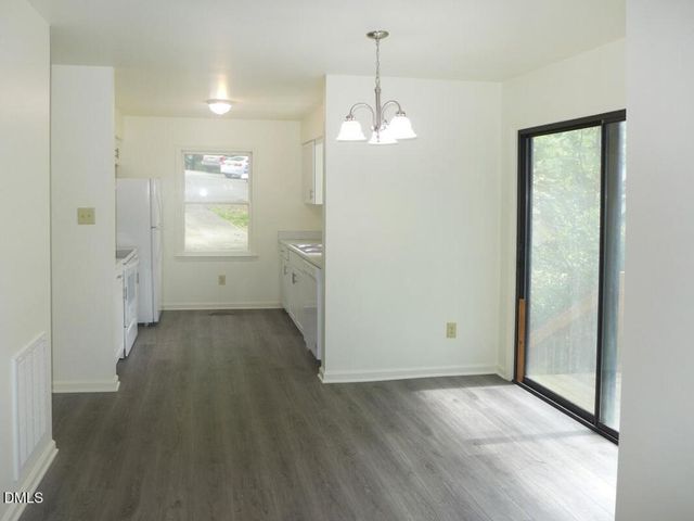 118 S Peak Drive, Carrboro, NC 27510