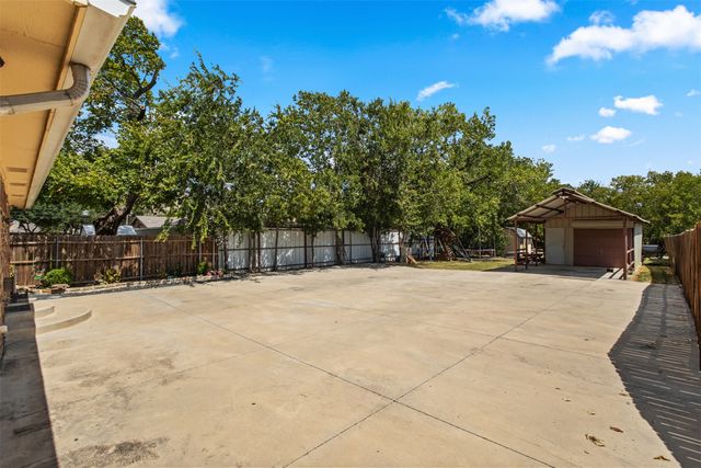 207 Washington Avenue, Saginaw, TX 76179