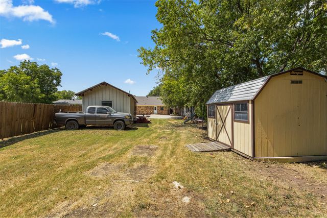 207 Washington Avenue, Saginaw, TX 76179
