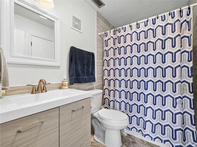 900 AVENUE Z SE D6, Winter Haven, FL 33880