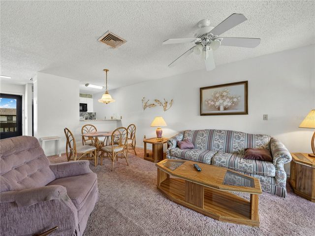 900 AVENUE Z SE D6, Winter Haven, FL 33880