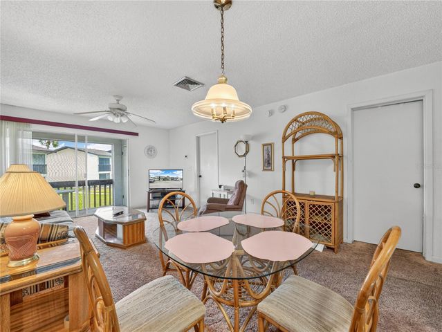 900 AVENUE Z SE D6, Winter Haven, FL 33880