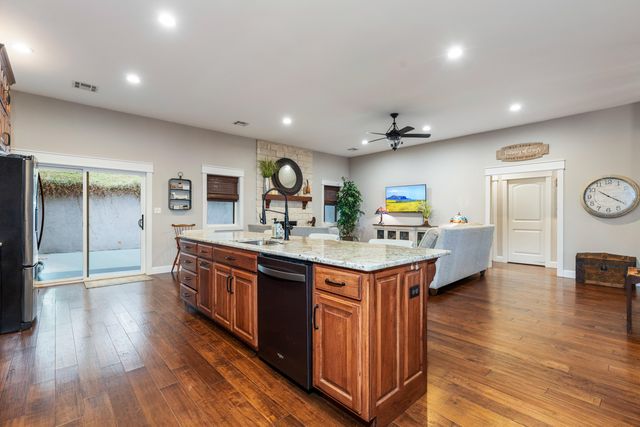 24866 S 638 Road, Grove, OK 74344