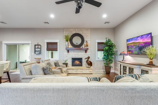 24866 S 638 Road, Grove, OK 74344