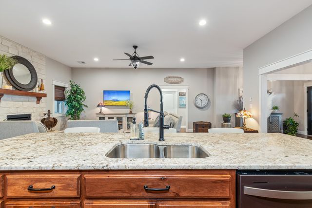 24866 S 638 Road, Grove, OK 74344