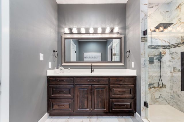 24866 S 638 Road, Grove, OK 74344