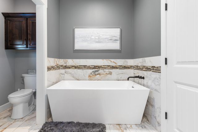 24866 S 638 Road, Grove, OK 74344