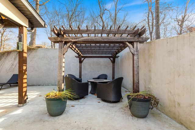 24866 S 638 Road, Grove, OK 74344