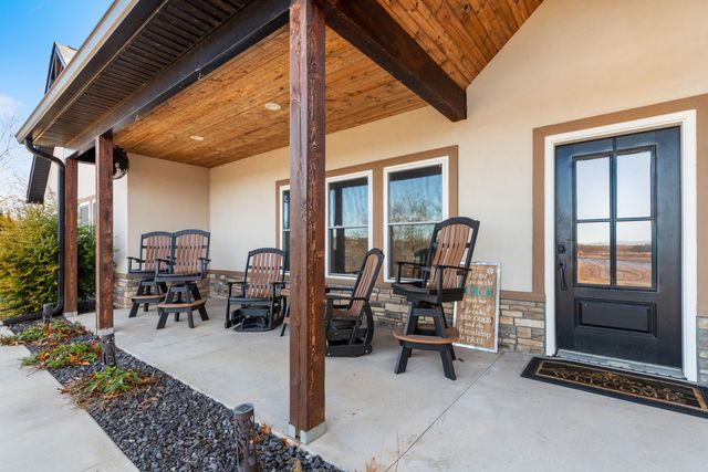 24866 S 638 Road, Grove, OK 74344