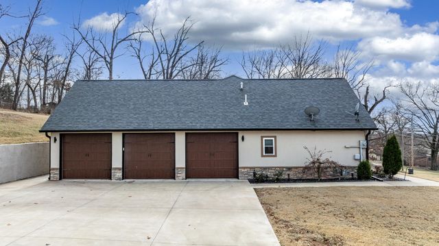 24866 S 638 Road, Grove, OK 74344