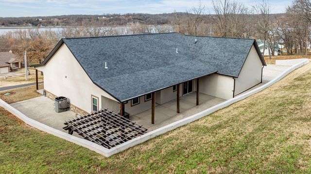 24866 S 638 Road, Grove, OK 74344