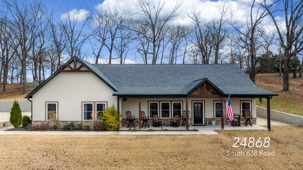 24866 S 638 Road, Grove, OK 74344