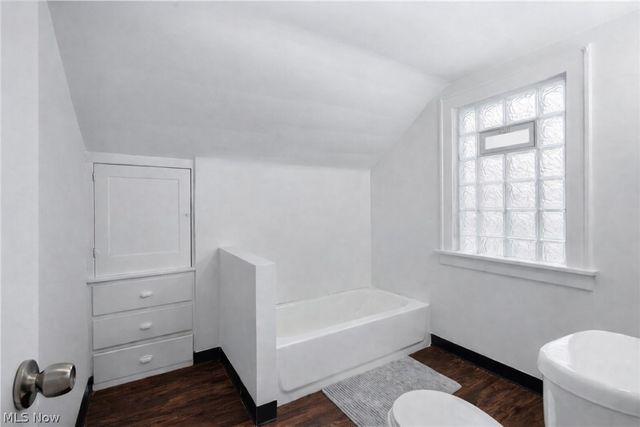 1464 Hollywood Street NE, Warren, OH 44483