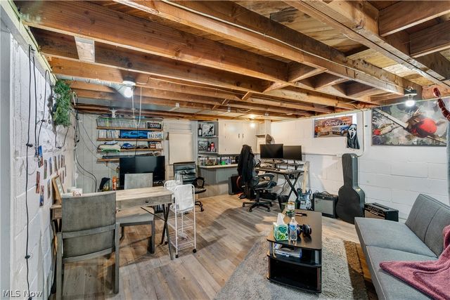 1464 Hollywood Street NE, Warren, OH 44483