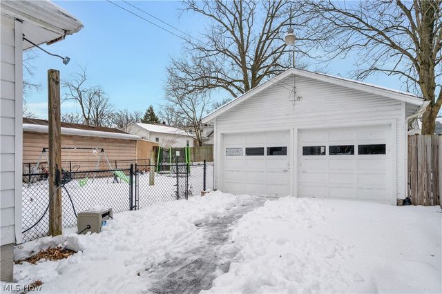 1464 Hollywood Street NE, Warren, OH 44483