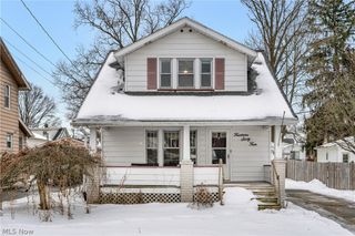1464 Hollywood Street NE, Warren, OH 44483
