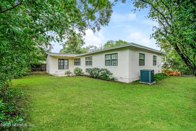 2438 KELLOW Circle, Jacksonville, FL 32216