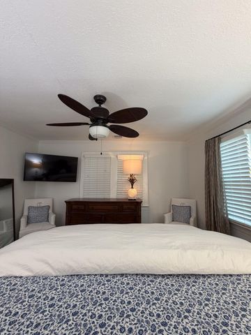 521 Hampton Road, West Palm Beach, FL 33405