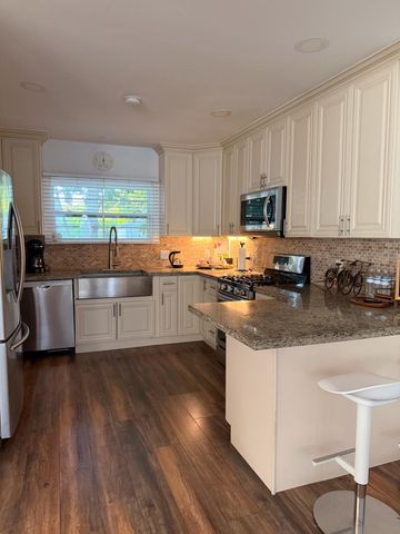 521 Hampton Road, West Palm Beach, FL 33405