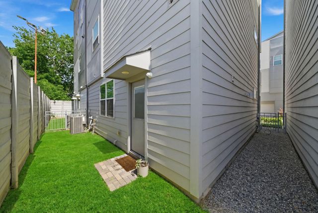 2702 Eado Grove Lane, Houston, TX 77003