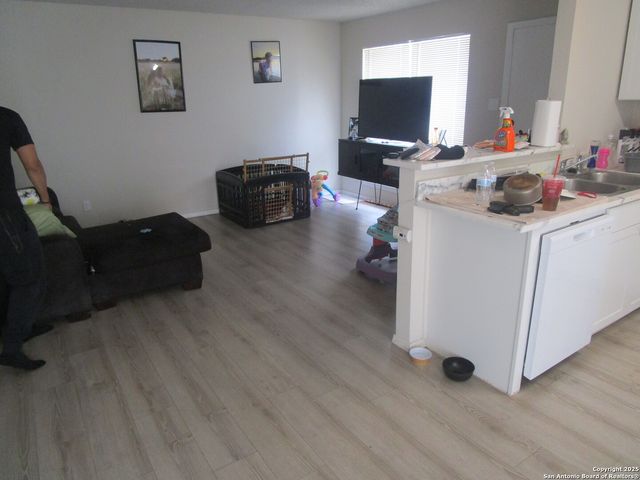 8842 Meadow Trace, San Antonio, TX 78250