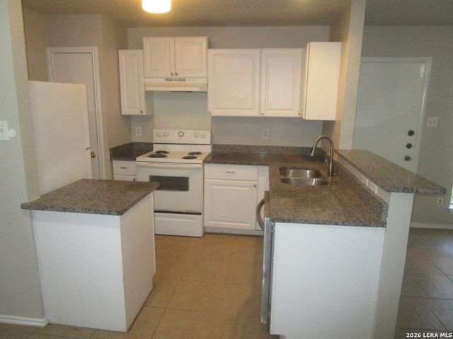 8842 Meadow Trace, San Antonio, TX 78250