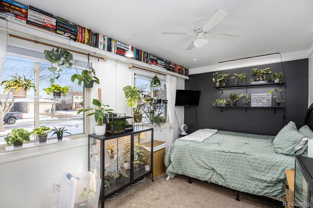 37815 Streamview Drive, Sterling Heights, MI 48312