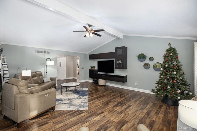 37815 Streamview Drive, Sterling Heights, MI 48312