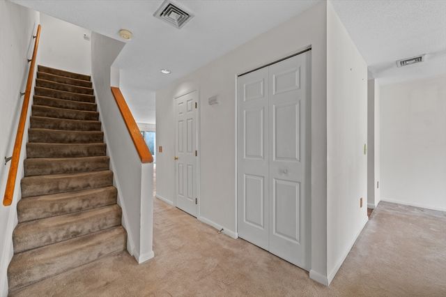 44 Oakwood Ln 44, Worcester, MA 01604