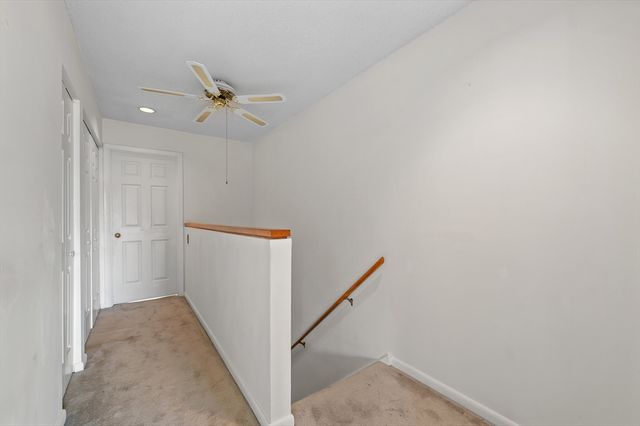44 Oakwood Ln 44, Worcester, MA 01604